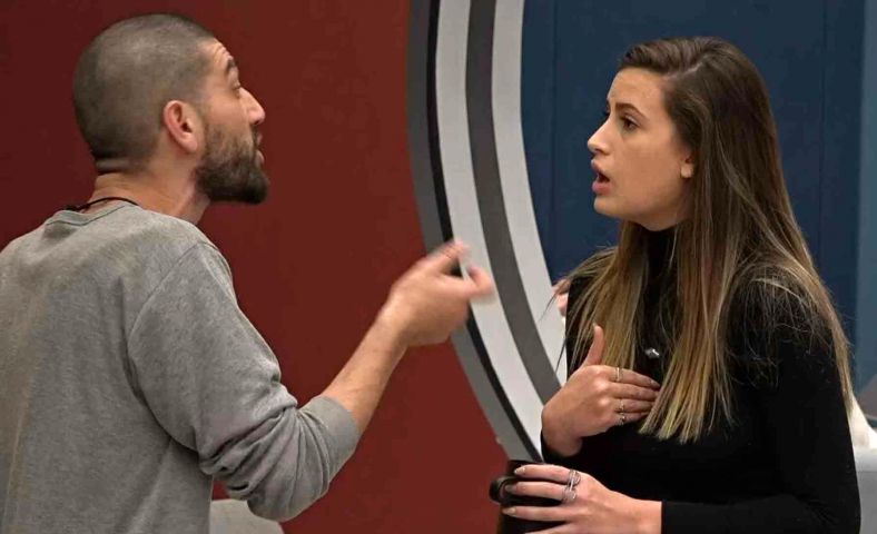 גל מחפשת זמן מסך ורבה עם יהודה בגלל שהוא קם כל בוקר ראשון ונכנס להתקלח