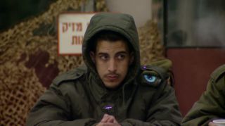אורן נגד הדיירים הוותיקים הם באים לשחק איתי בקקה אני עוד שניה מפוצץ פה את המשימה