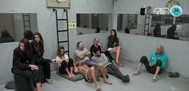 רמי ולינור צוחקים על אופיר מול הפנים שלו, "איזה חופר יש לו לקות "