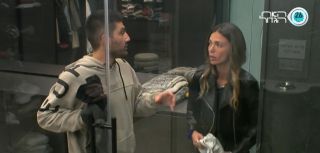 הדילמה של יהודה קארין או אלמוג האחת רוצה והשניה מעדיפה גבר אחר כנסו לפרטים